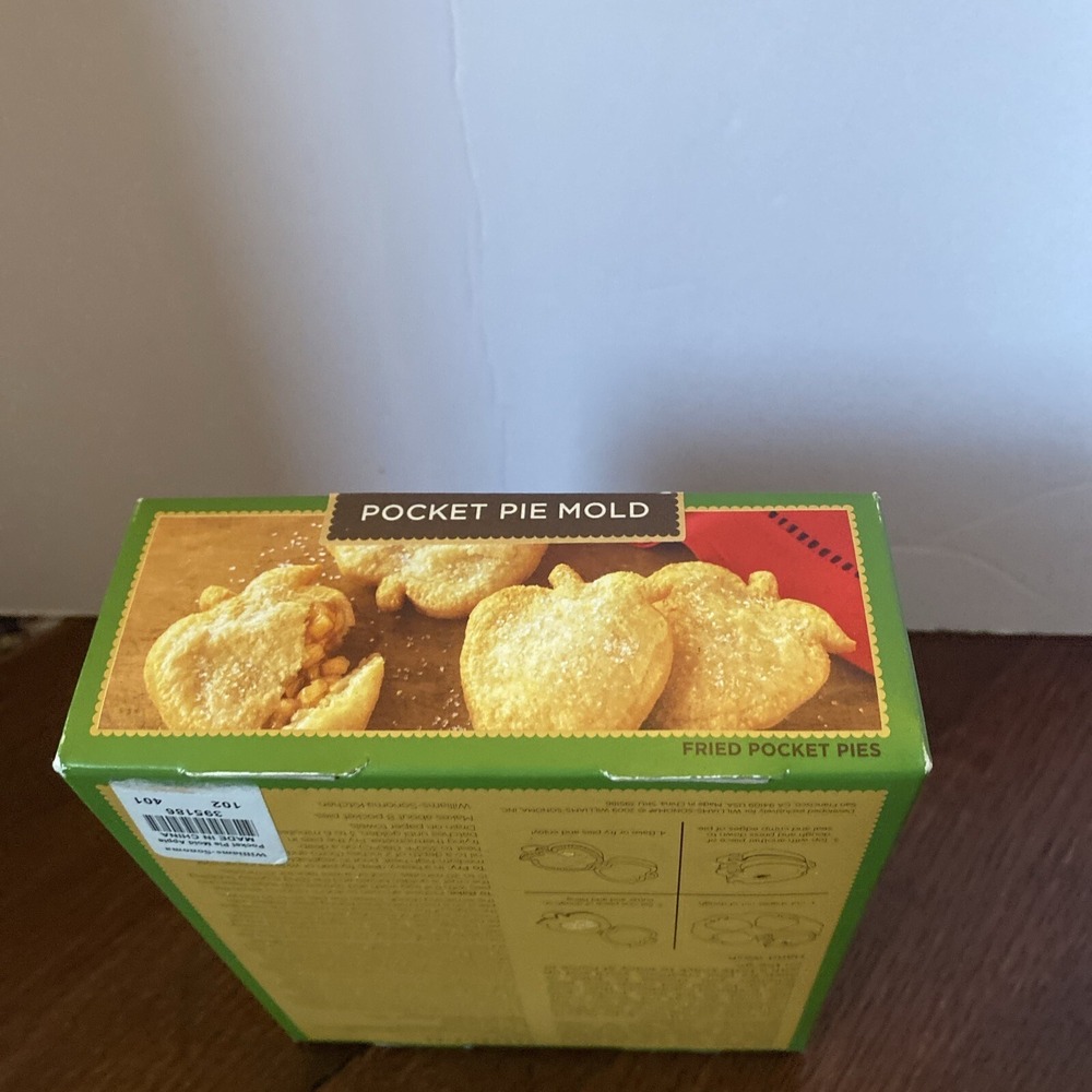 Williams Sonoma Apple Shaped Pocket Pie Mold 395186 - Picture 4 of 6